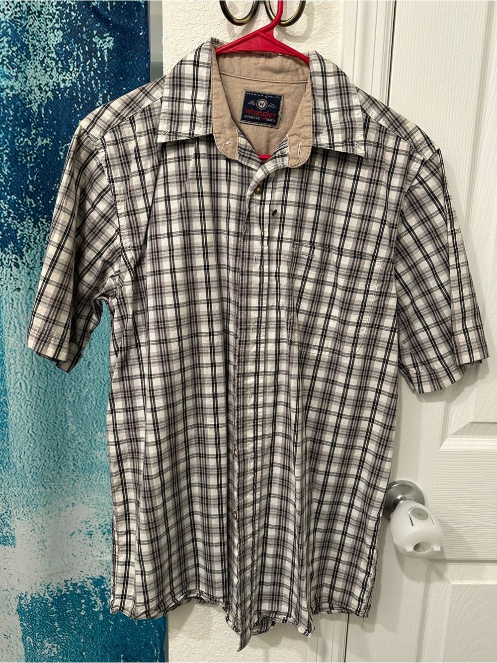 #25 Wrangler Short Sleeve Plaid Button-Up Shirt - White & Black